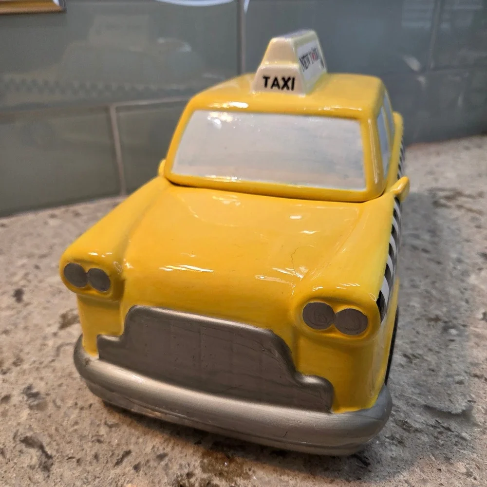 Studio Nova New York City Taxi Cab Ceramic Cookie Jar KT546 Yellow NYC Decor